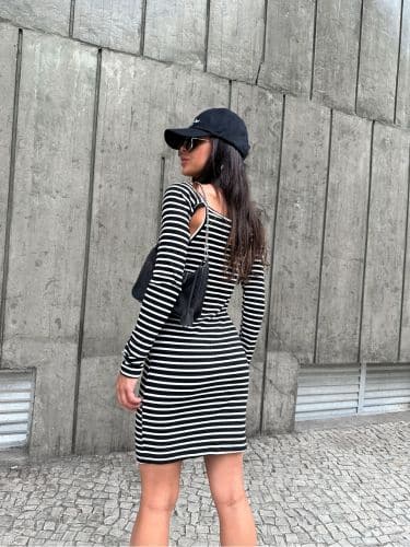 Dress canelado recortes