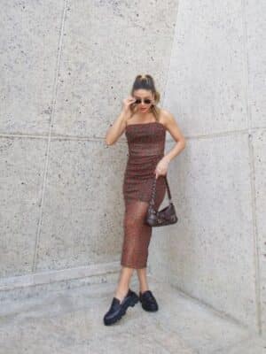 Dress tule tomara que caia<span> - </span>Cereja fundo marrom