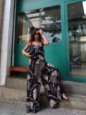 Macacão Capri<span> - </span>Floral preto